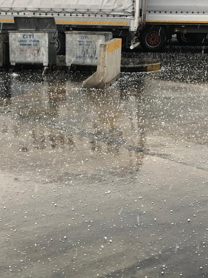 Edirne’de dolu yağışı etkili oldu