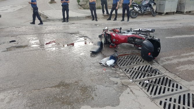 Aracın çarptığı motosiklet sürücüsü hayatını kaybetti