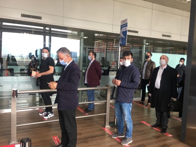 Sabiha Gökçen Havalimanı’ndan ilk uçuş İzmir’e yapıldı