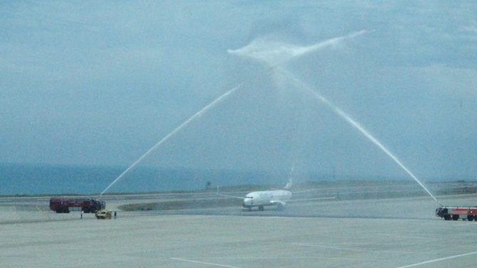 Korona virüs sürecinin ardından Trabzon Havalimanı’na uzun bir zaman sonra ilk tarifeli uçak seferi bugün gerçekleşti