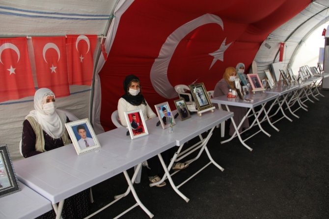 HDP önündeki ailelerin evlat nöbeti 275’inci gününde