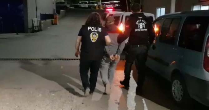 İzmir’de FETÖ operasyonu: 27 gözaltı