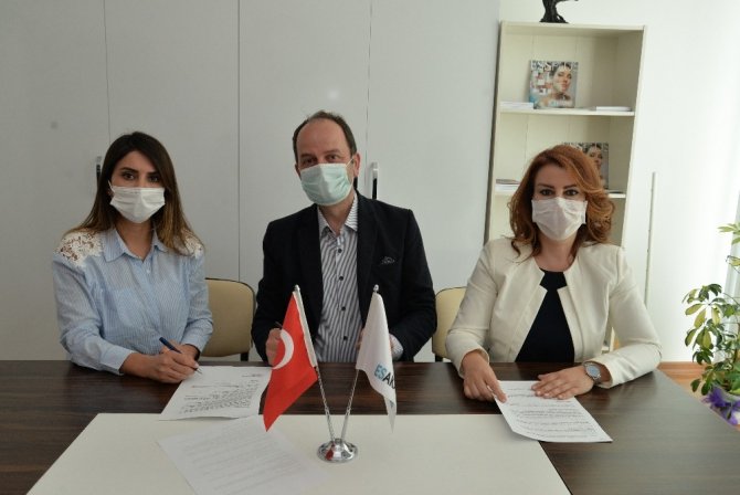 Türkiye Sağlık Vakfı, online güzellik eğitimlerini Bursa’dan başlatacak
