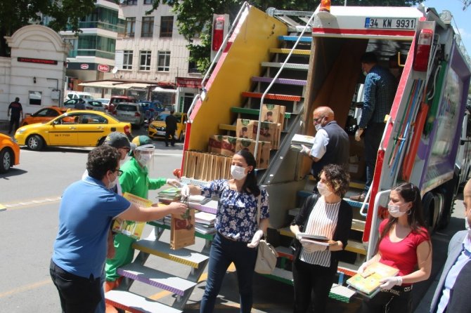 Çankaya Belediyesinden Dünya Çevre Günü’nde vatandaşlara çevre kitapları