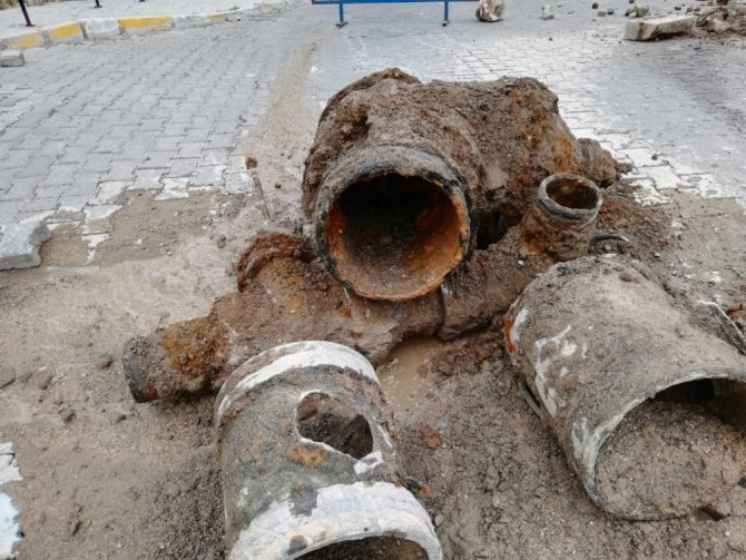 Nevşehir’de içme suyu boruları şok etti