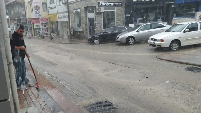Kütahya’da sağanak yağış etkili oldu