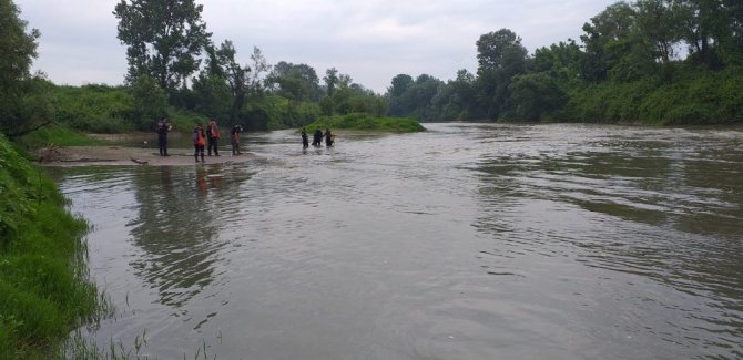 Sakarya Nehri’nde kaybolan 13 yaşındaki çocuğu arama çalışmaları sürüyor