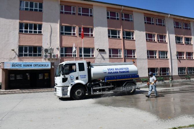 Söke Belediyesi sınavlar öncesi okullarda dezenfektasyon çalışması yaptı