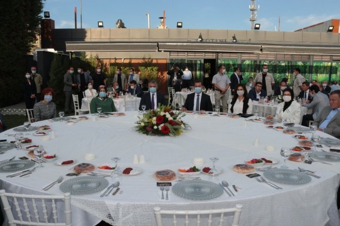 Vali Ersin Yazıcı için veda yemeği düzenlendi