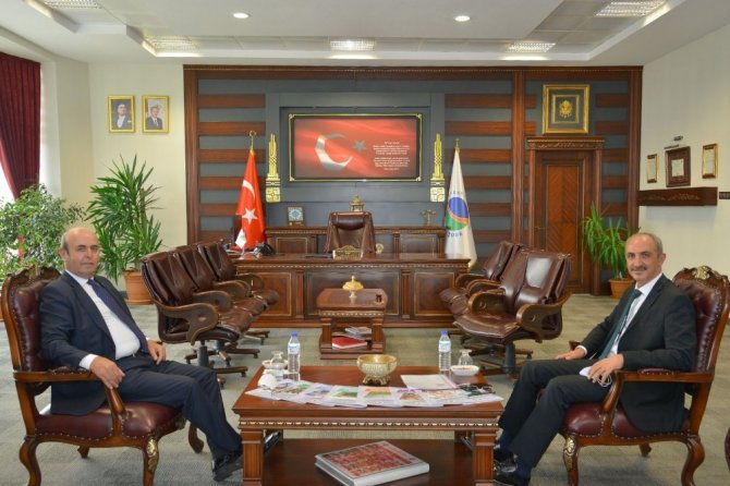 Belediye Başkanı Ekicioğlu, Rektör Karakaya’ya ziyaret