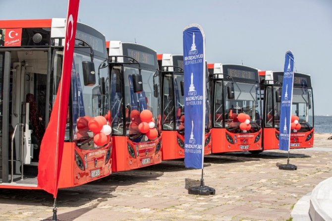 İzmir’de 16 yeni otobüs daha hizmete girdi