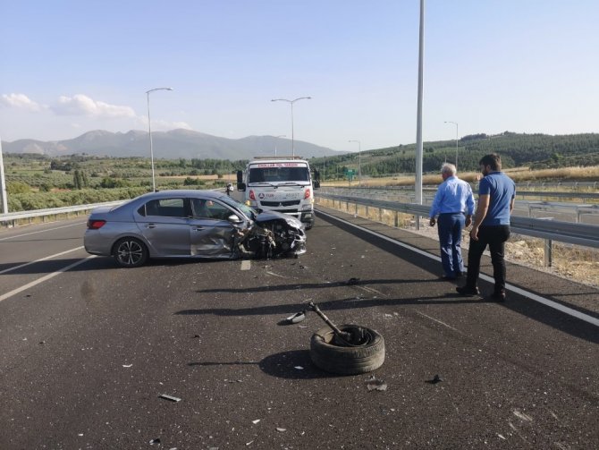 İzmir-İstanbul Otoyolu’nda kaza: 2 yaralı