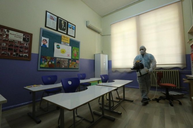 Konak Belediyesi, okulları çocuklar için hazırladı