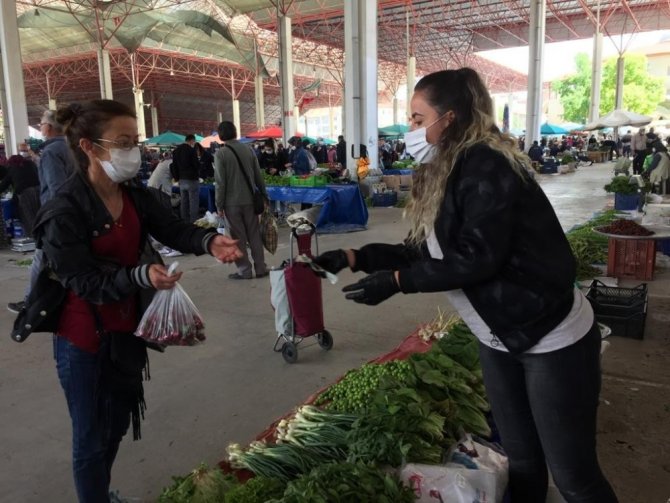 Maske takmanın zorunlu olduğu Burdur’da semt pazarlarına sıkı kontrol