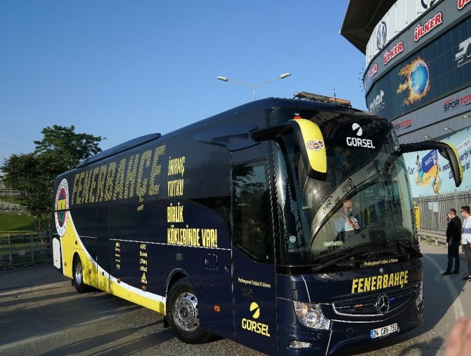 Fenerbahçe ve Trabzonspor Kadıköy’e geldi