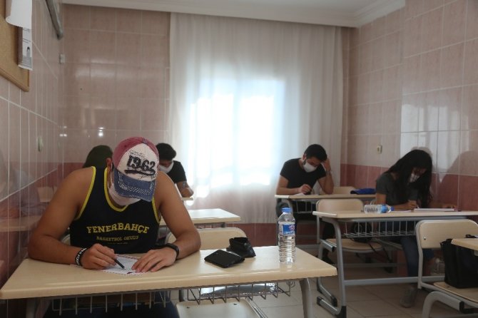 Erdemli Belediyesi Kurs Merkezlerinde kontrollü sınav
