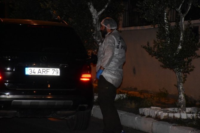 İzmir’de İHF Başkanı’nın otomobiline silahlı saldırı