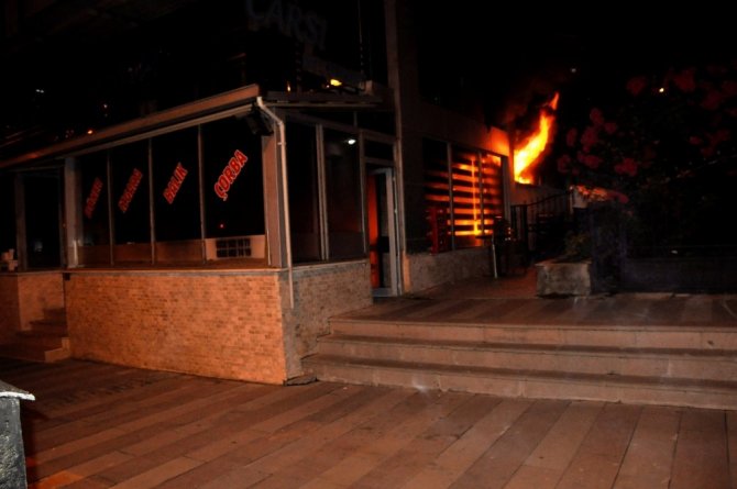 Konya’da restoran kundaklandı, yangını itfaiye söndürdü