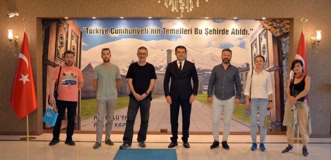 Ünlü yönetmen Nuri Bilge Ceylan, Erzurum Valisi Okay Memiş’i ziyaret etti